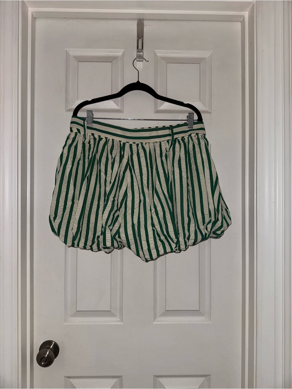 BNWT Ballon Ruched Shorts - Picture 3 of 6